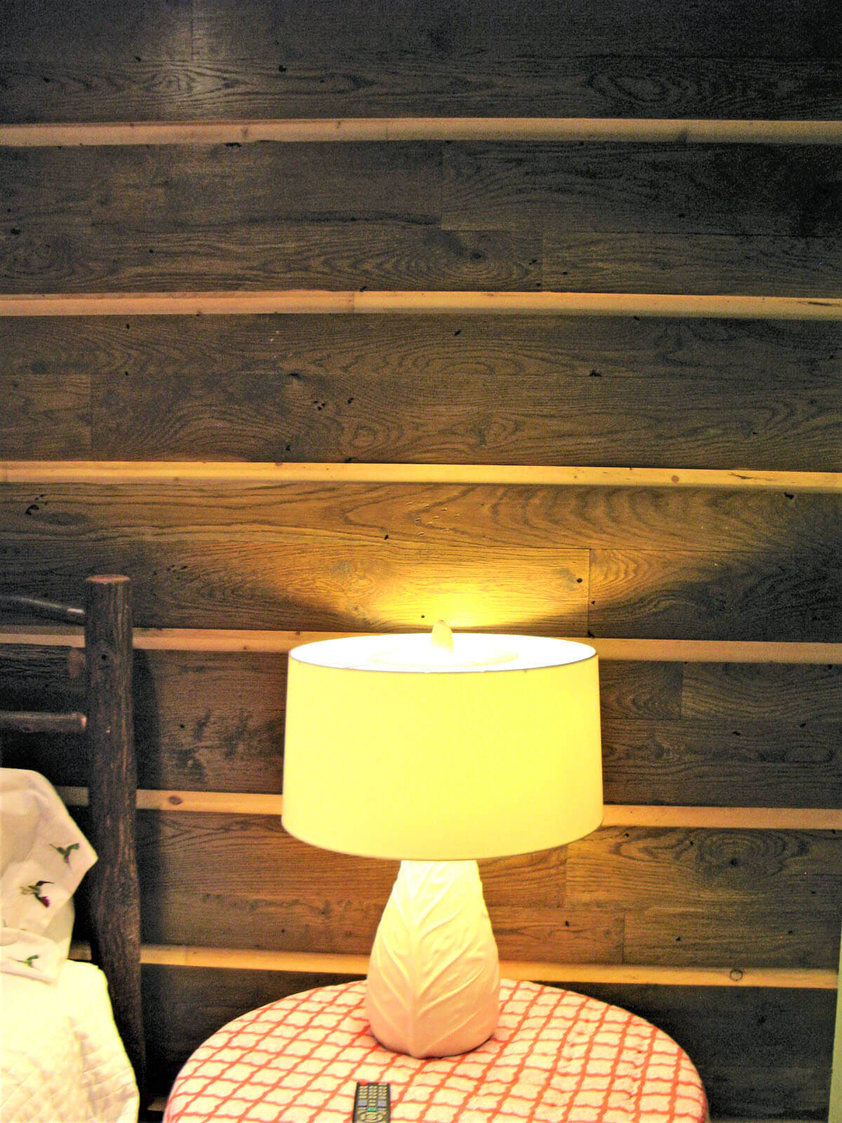 reclaimed wall cladding with horizontal orientation in Hendersonville NC