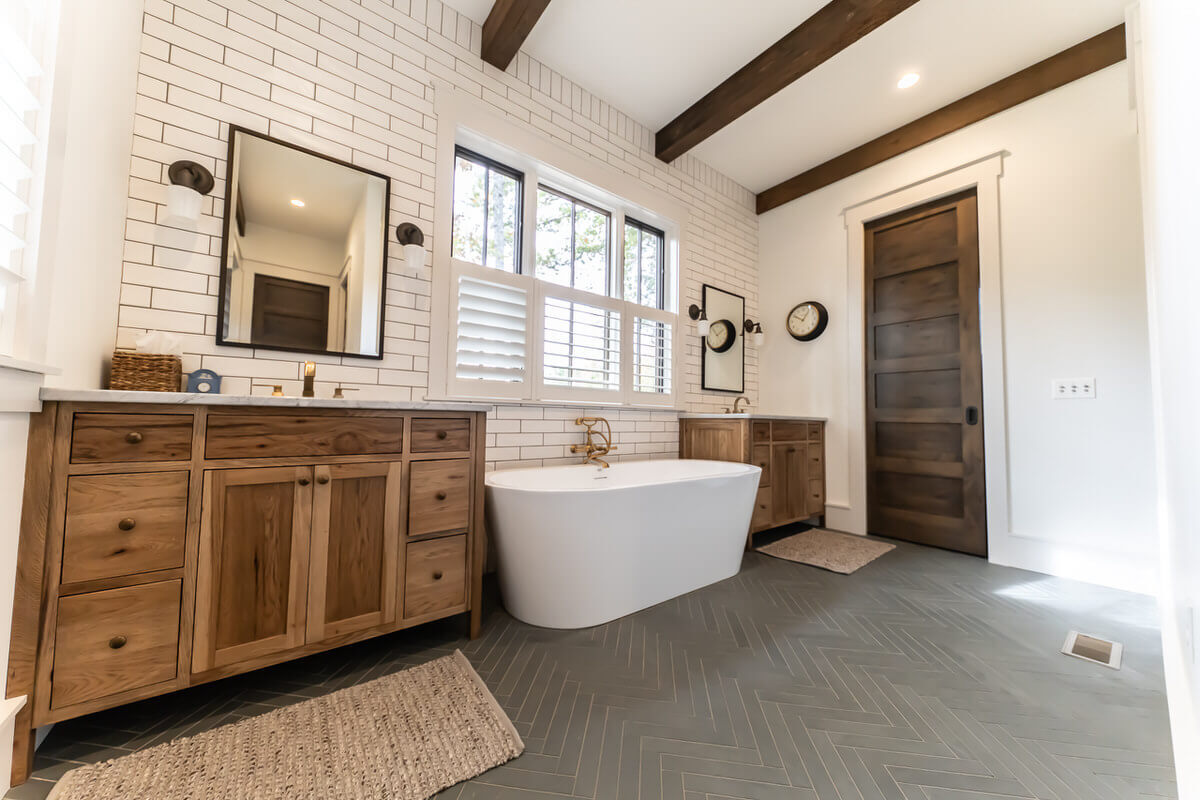 reclaimed wood in a  bathroom near hendersonville, nc